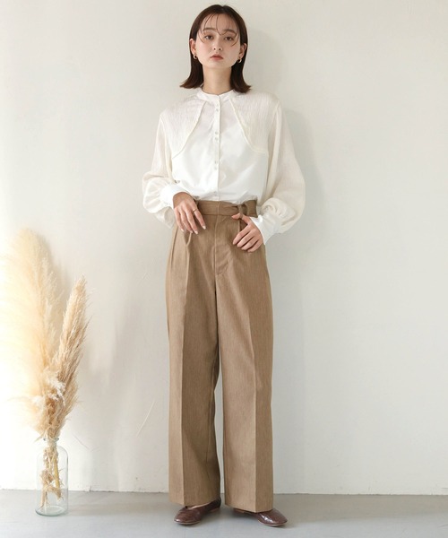 CLEIO（クレイオ）の「【CLEIO】異素材切替えカーブデザインシャツ/CURVE DESIGN SHIRT WITH DIFFERENT MATERIALS/940-11608（シャツ/ブラウス・レディース・ベージュ/ホワイト・FREE）」の2枚目の写真