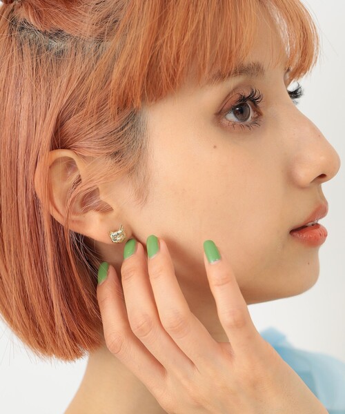 mmts(マミタス)の「〈UNISEX〉mmts / フラットフェイス 猫ピアス(ピアス(両耳用)・レディース・ゴールド・ONE SIZE)」の3枚目の写真