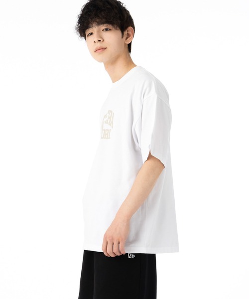 NEW ERA(ニューエラ)の「ニューエラ 半袖Tシャツ オーバーサイズ クラシックアーチロゴ(Tシャツ/カットソー・メンズ・ブラック/ストーン/ホワイト・L/M/S/XXL/XL)」の7枚目の写真