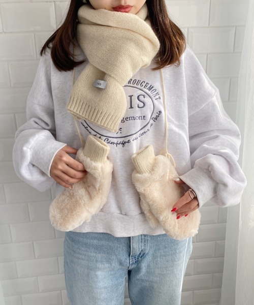 MYMOOD.（マイムード）の「【スマホ対応】フェイクファー 2WAY ミトングローブ 手袋（手袋・レディース・グレイッシュベージュ/ブラック/アイボリー/ベージュ/グレー/ピンク・FREE）」の9枚目の写真