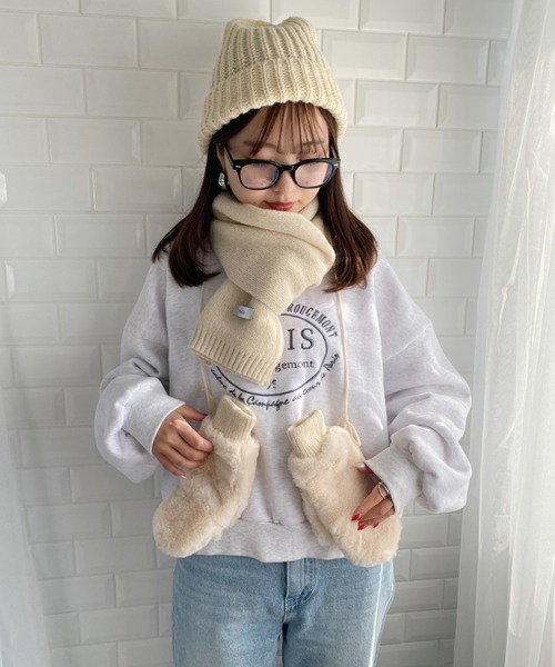 MYMOOD.（マイムード）の「【スマホ対応】フェイクファー 2WAY ミトングローブ 手袋（手袋・レディース・グレイッシュベージュ/ブラック/アイボリー/ベージュ/グレー/ピンク・FREE）」の10枚目の写真