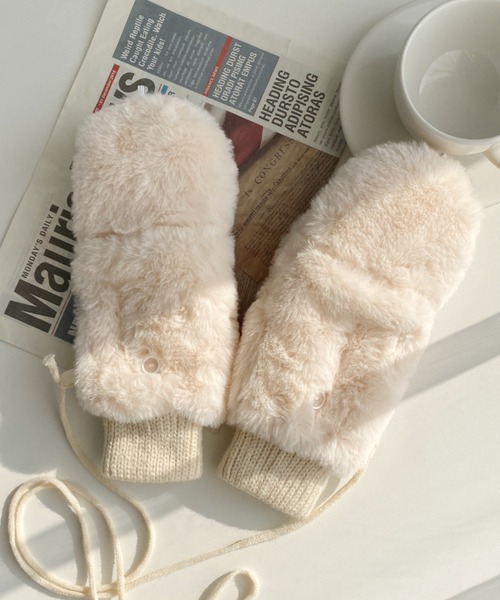 MYMOOD.（マイムード）の「【スマホ対応】フェイクファー 2WAY ミトングローブ 手袋（手袋・レディース・グレイッシュベージュ/ブラック/アイボリー/ベージュ/グレー/ピンク・FREE）」の18枚目の写真