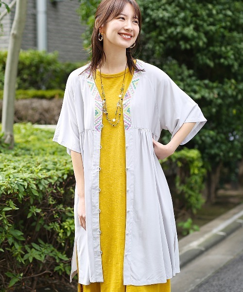 チチカカ（チチカカ）の「キカ刺繍チュニックワンピース（ワンピース・レディース・ライトグレー/ブラック/ブルー・FREE）」の3枚目の写真