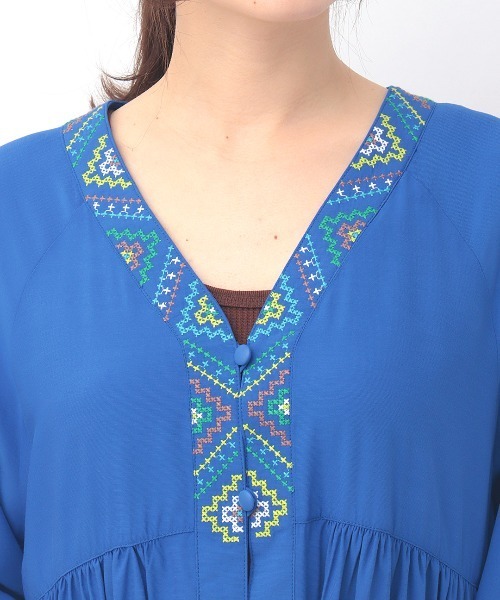 チチカカ（チチカカ）の「キカ刺繍チュニックワンピース（ワンピース・レディース・ライトグレー/ブラック/ブルー・FREE）」の14枚目の写真