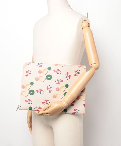 FABRICK(ファブリック)の「FABRICK【MAYUMI YAMASE】 DOCUMENT CASE A4(クラッチバッグ・レディース・マルチ・ONE SIZE)」の5枚目の写真