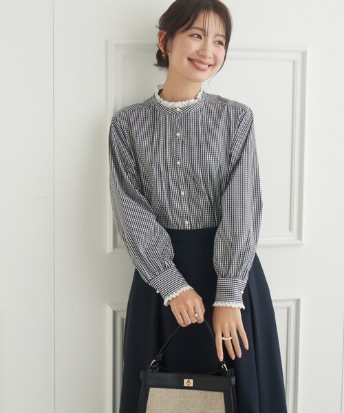 couture brooch（クチュールブローチ）の「◆【選べるストライプorギンガムチェック】先染めピンタックシャツ（シャツ/ブラウス・レディース・ブラック系1/ブルー系2・42/40/38）」の7枚目の写真