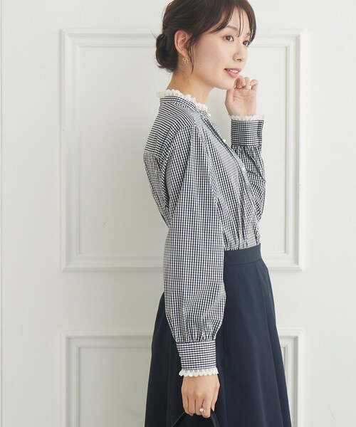 couture brooch（クチュールブローチ）の「◆【選べるストライプorギンガムチェック】先染めピンタックシャツ（シャツ/ブラウス・レディース・ブラック系1/ブルー系2・42/40/38）」の9枚目の写真