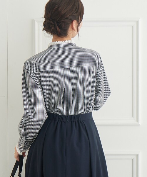 couture brooch（クチュールブローチ）の「◆【選べるストライプorギンガムチェック】先染めピンタックシャツ（シャツ/ブラウス・レディース・ブラック系1/ブルー系2・42/40/38）」の10枚目の写真