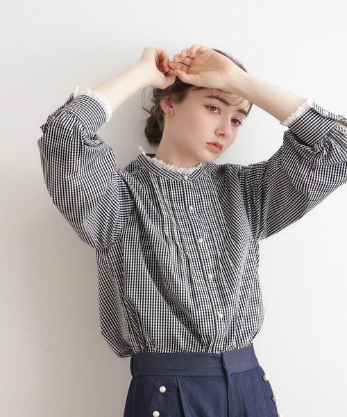 couture brooch（クチュールブローチ）の「◆【選べるストライプorギンガムチェック】先染めピンタックシャツ（シャツ/ブラウス・レディース・ブラック系1/ブルー系2・42/40/38）」の15枚目の写真