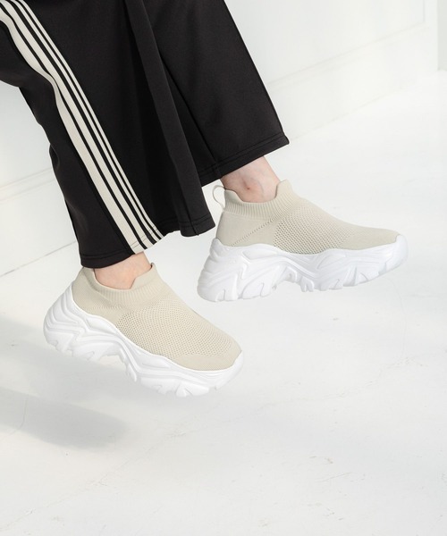 LAKOLE（ラコレ）の「ニットスニーカー / 107935（スニーカー・レディース・アイボリー/ブラック・LARGE/SMALL/MEDIUM）」の11枚目の写真