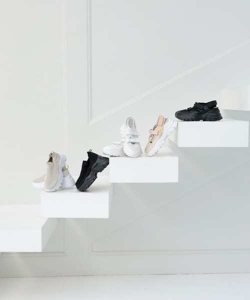 LAKOLE（ラコレ）の「ニットスニーカー / 107935（スニーカー・レディース・アイボリー/ブラック・LARGE/SMALL/MEDIUM）」の12枚目の写真