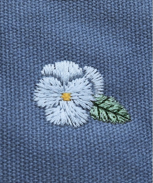COMMON WARE（コモンウェアー）の「EC:松尾みゆき　お花刺繍付きペンケース（ペン類・レディース・ネイビー/ベージュ/ベビーピンク/ライトイエロー・FREE）」の13枚目の写真