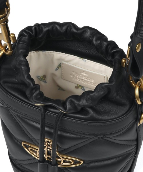 【 Vivienne Westwood 】スモール Kitty キルト バケットバッグ ◇VIVIENNE WESTWOOD ◇キティ スモール バケットバッグ/Black