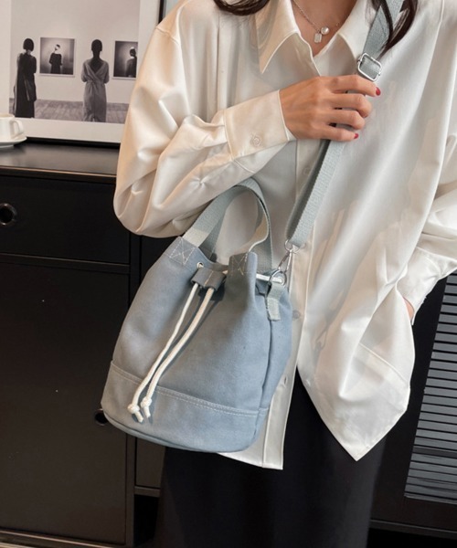 Miniministore(ミニミニストア)の「巾着 ショルダーバッグ レディース 軽量(ショルダーバッグ・レディース・ブラック/アイボリー/ブルー/ライトブラウン/グレー・FREE)」の4枚目の写真