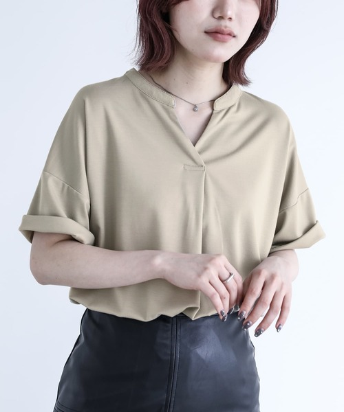 n'OrLABEL（ノアールレーベル）の「【機能素材】『イージーケアスキッパーデザインカットソー』（Tシャツ/カットソー・レディース・ブラック/グレイッシュブルー/オフホワイト/グレイッシュベージュ・1/2）」の3枚目の写真