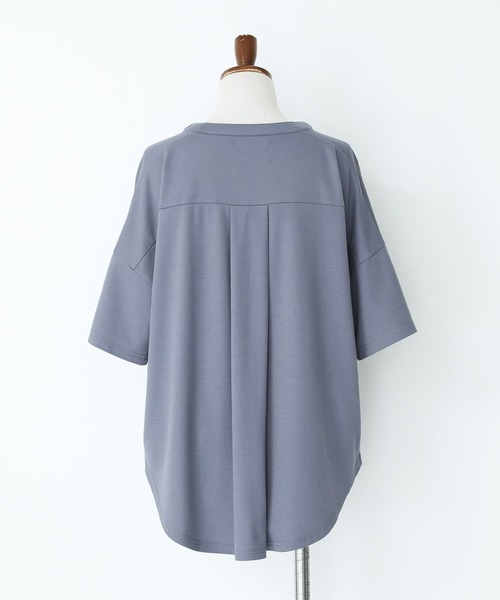 n'OrLABEL（ノアールレーベル）の「【機能素材】『イージーケアスキッパーデザインカットソー』（Tシャツ/カットソー・レディース・ブラック/グレイッシュブルー/オフホワイト/グレイッシュベージュ・1/2）」の7枚目の写真