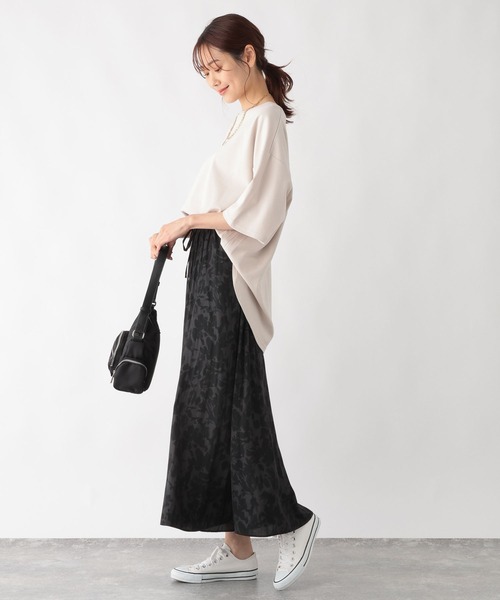 GLOBAL WORK(グローバルワーク)の「なめらかタッチラウンドチュニック/992253(Tシャツ/カットソー・レディース・ロイヤルブルー/グレイッシュベージュ/ブラック/オフホワイト・FREE)」の14枚目の写真