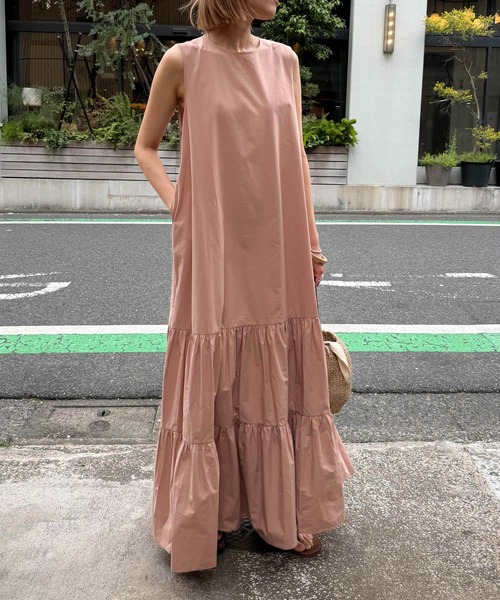 audrey and john wad（オードリーアンドジョンワッド）の「ティアードロングワンピース -手洗い可-（ワンピース・レディース・ブラック/スモークピンク/カーキブラウン・マルチサイズ）」の6枚目の写真