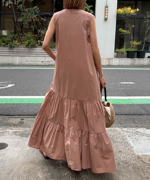 audrey and john wad（オードリーアンドジョンワッド）の「ティアードロングワンピース -手洗い可-（ワンピース・レディース・ブラック/スモークピンク/カーキブラウン・マルチサイズ）」の5枚目の写真