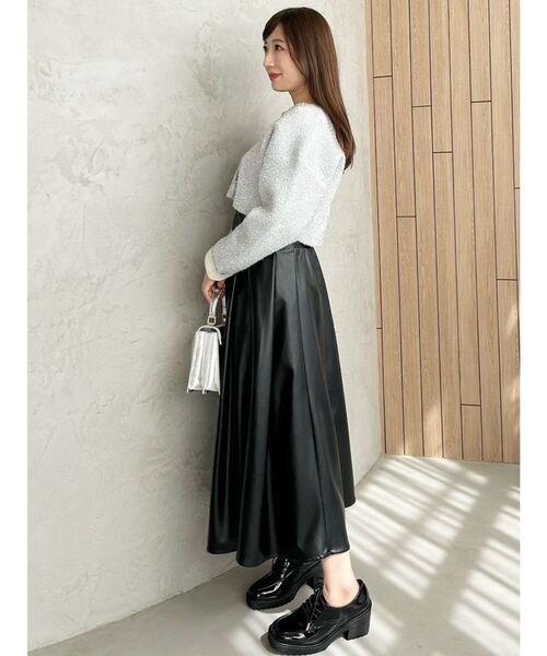 MERCURYDUO(マーキュリーデュオ)の「フェイクレザーフレアスカート(スカート・レディース・ブラック/ベージュ・SMALL/MEDIUM)」の13枚目の写真