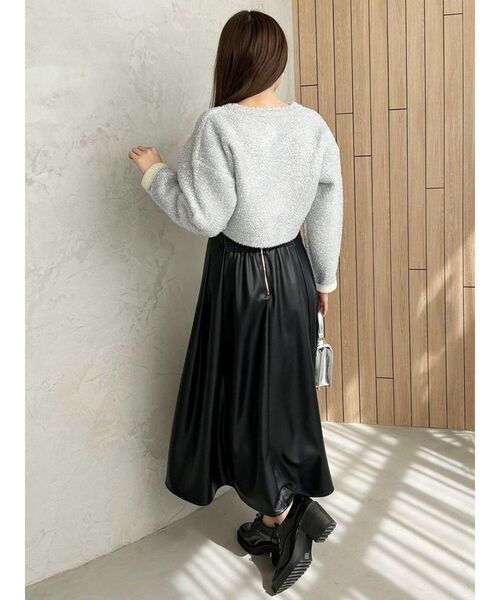MERCURYDUO(マーキュリーデュオ)の「フェイクレザーフレアスカート(スカート・レディース・ブラック/ベージュ・SMALL/MEDIUM)」の14枚目の写真