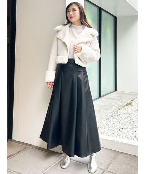 MERCURYDUO(マーキュリーデュオ)の「フェイクレザーフレアスカート(スカート・レディース・ブラック/ベージュ・SMALL/MEDIUM)」の20枚目の写真