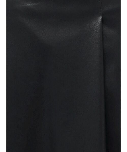 MERCURYDUO(マーキュリーデュオ)の「フェイクレザーフレアスカート(スカート・レディース・ブラック/ベージュ・SMALL/MEDIUM)」の8枚目の写真