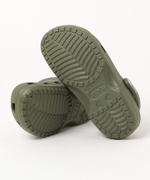 crocs(クロックス)の「クロックス crocs Classic Clog_クラシック クロッグ(サンダル・メンズ・アーミー・22.0cm/23.0cm/24.0cm/25.0cm/26.0cm/27.0cm/28.0cm)」の2枚目の写真