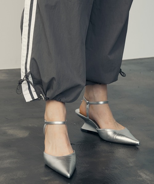 uyu.（ウユ）の「Drawstring Side Line Wide Pants/ ドロストサイドラインワイドパンツ【uyu./ウユ】（カーゴパンツ・レディース・ブルー/ベージュ/グレー/レッド・M/S）」の20枚目の写真