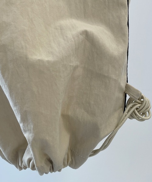 uyu.（ウユ）の「Drawstring Side Line Wide Pants/ ドロストサイドラインワイドパンツ【uyu./ウユ】（カーゴパンツ・レディース・ブルー/ベージュ/グレー/レッド・M/S）」の7枚目の写真