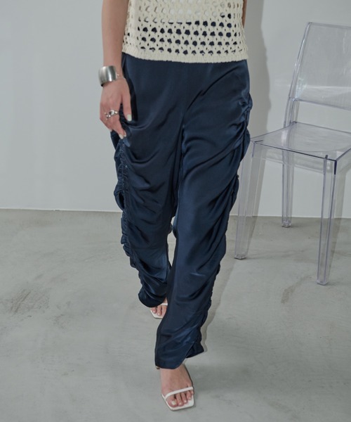 Aunt Marie's（アントマリーズ）の「サイドシャーリングサテンパンツ（その他パンツ・レディース・ネイビー/ゴールド/ブラック・FREE）」の20枚目の写真