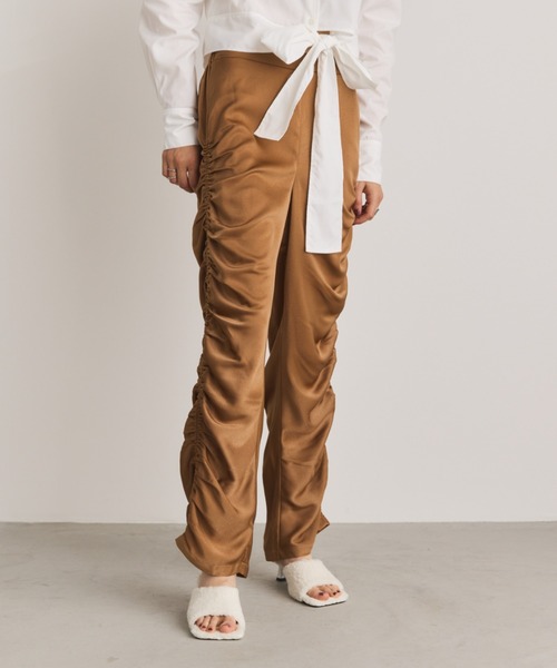 Aunt Marie's（アントマリーズ）の「サイドシャーリングサテンパンツ（その他パンツ・レディース・ネイビー/ゴールド/ブラック・FREE）」の14枚目の写真