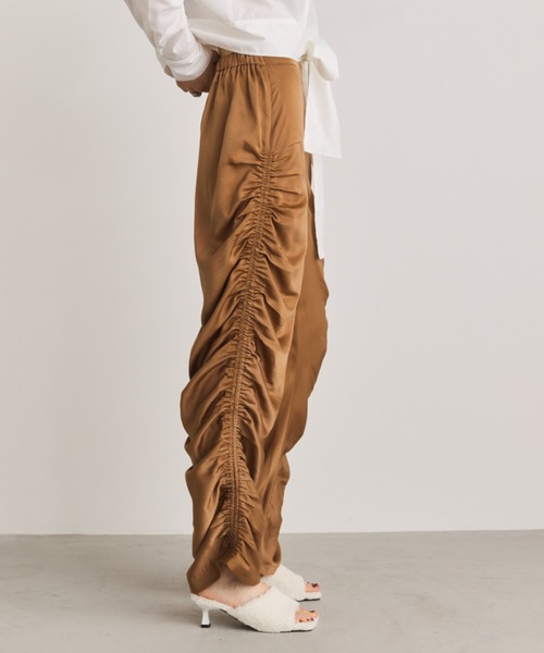 Aunt Marie's（アントマリーズ）の「サイドシャーリングサテンパンツ（その他パンツ・レディース・ネイビー/ゴールド/ブラック・FREE）」の11枚目の写真