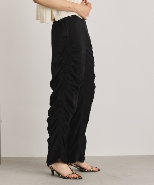 Aunt Marie's（アントマリーズ）の「サイドシャーリングサテンパンツ（その他パンツ・レディース・ネイビー/ゴールド/ブラック・FREE）」の5枚目の写真