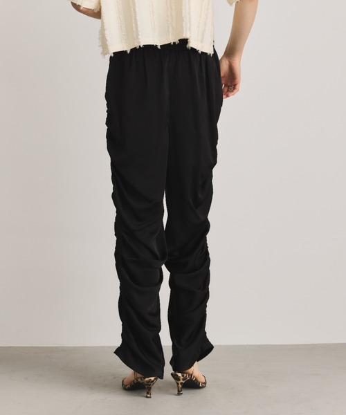 Aunt Marie's（アントマリーズ）の「サイドシャーリングサテンパンツ（その他パンツ・レディース・ネイビー/ゴールド/ブラック・FREE）」の4枚目の写真