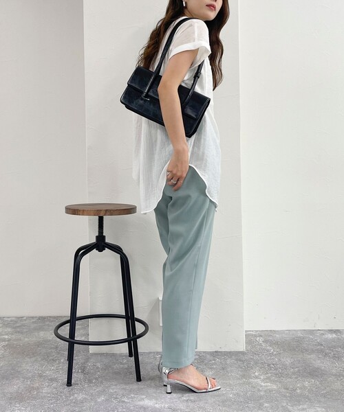 fredy emue（フレディエミュ）の「ドライポリセンタープレスパンツ（その他パンツ・レディース・ブラック/ベージュ/サックスブルー・36/38）」の6枚目の写真