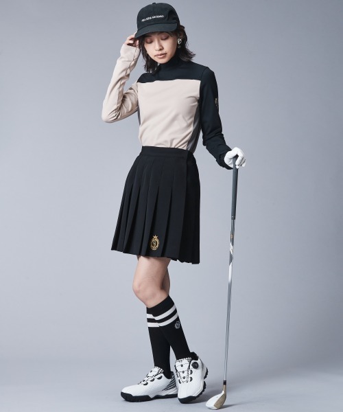 CHIC STYLE（シックスタイル）の「配色ハイネックカットソープルオーバー ＜大きいサイズ有＞シックスタイルゴルフ　（Tシャツ/カットソー・レディース・ベージュ/グレー・5L/4L/3L/LL/L/M）」の7枚目の写真