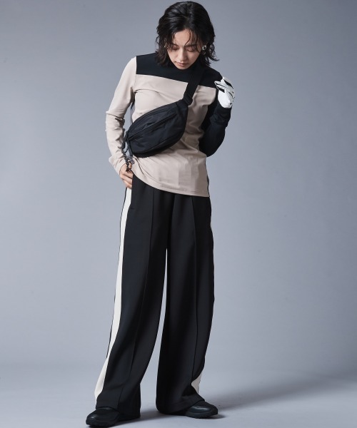 CHIC STYLE（シックスタイル）の「配色ハイネックカットソープルオーバー ＜大きいサイズ有＞シックスタイルゴルフ　（Tシャツ/カットソー・レディース・ベージュ/グレー・5L/4L/3L/LL/L/M）」の8枚目の写真