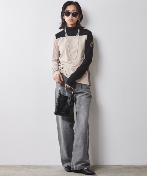 CHIC STYLE（シックスタイル）の「配色ハイネックカットソープルオーバー ＜大きいサイズ有＞シックスタイルゴルフ　（Tシャツ/カットソー・レディース・ベージュ/グレー・5L/4L/3L/LL/L/M）」の10枚目の写真