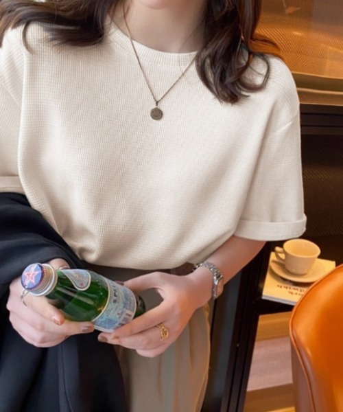 deux amour(ドゥーザムール)の「袖折り返しクルーネック半袖ベーシックプルオーバー(Tシャツ/カットソー・レディース・ホワイト/ブラック/ベージュ/カーキ・FREE)」の7枚目の写真