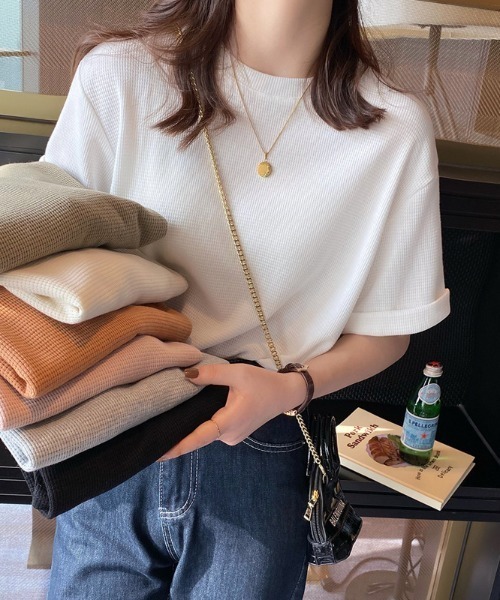 deux amour(ドゥーザムール)の「袖折り返しクルーネック半袖ベーシックプルオーバー(Tシャツ/カットソー・レディース・ホワイト/ブラック/ベージュ/カーキ・FREE)」の5枚目の写真