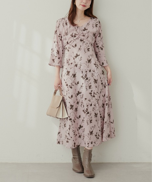 natural couture(ナチュラルクチュール)の「胸くしゅすっきりAラインレディワンピース(ワンピース・レディース・その他1/その他2/その他3/ブルー/チャコールグレー・FREE)」の5枚目の写真