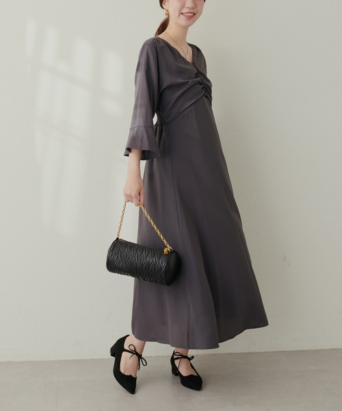 natural couture(ナチュラルクチュール)の「胸くしゅすっきりAラインレディワンピース(ワンピース・レディース・その他1/その他2/その他3/ブルー/チャコールグレー・FREE)」の2枚目の写真