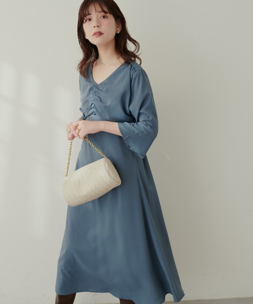 natural couture(ナチュラルクチュール)の「胸くしゅすっきりAラインレディワンピース(ワンピース・レディース・その他1/その他2/その他3/ブルー/チャコールグレー・FREE)」の13枚目の写真