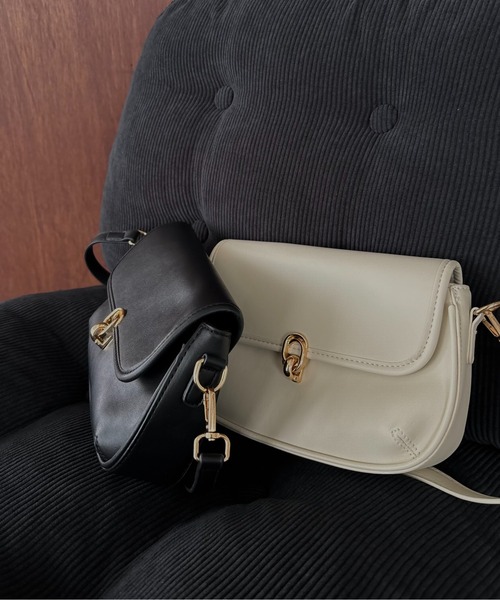 lawgy（ラウジー）の「accent lock fitting 2way bag / アクセントロックフィッティング2wayバッグ（ハンドバッグ・レディース・アイボリー/ブラック・FREE）」の11枚目の写真