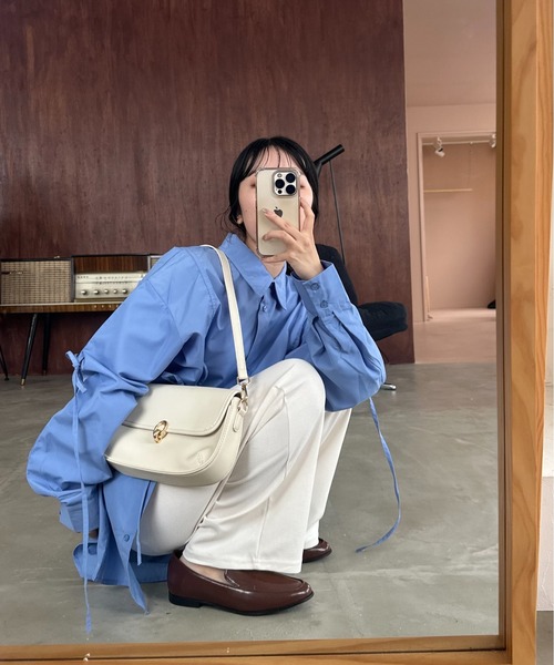 lawgy（ラウジー）の「accent lock fitting 2way bag / アクセントロックフィッティング2wayバッグ（ハンドバッグ・レディース・アイボリー/ブラック・FREE）」の7枚目の写真