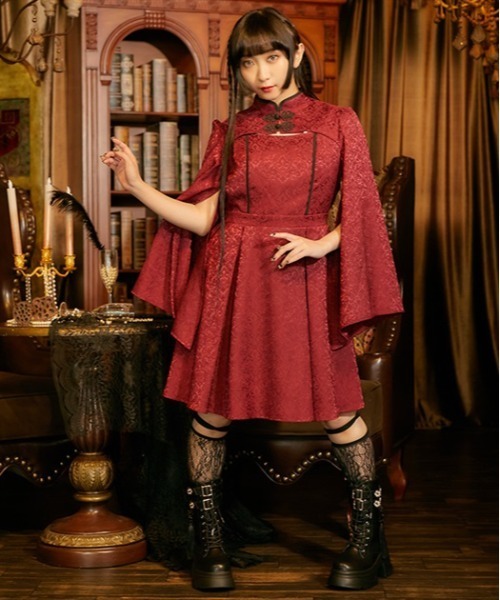 【値下げ中】axes femme POETIQUE チャイナスリット袖ワンピース axes femme POETIQUE（アクシーズファムポエティック）の