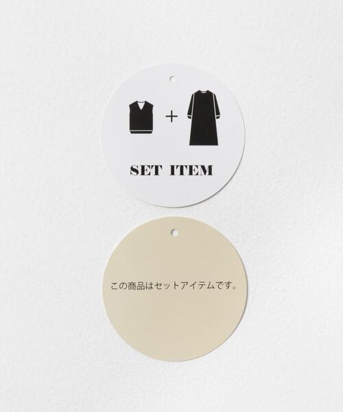 ITEMS URBANRESEARCH(アイテムズ アーバンリサーチ)の「ニットベストセットワンピース(ワンピース・レディース・ブラック/ライトベージュ・FREE)」の15枚目の写真