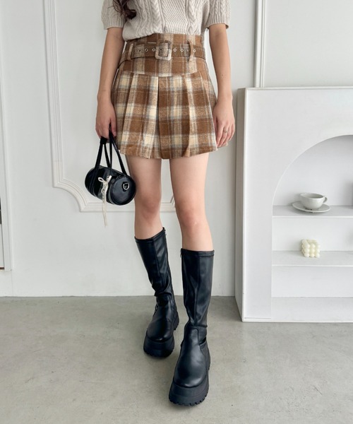 Loueme（ルエム）の「ベルト付きウールライクプリーツミニスカパン（スカート・レディース・ブラック/ベージュ/レッド・M）」の14枚目の写真