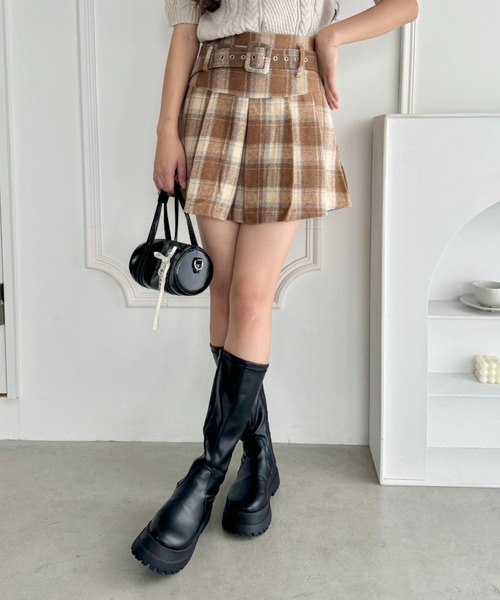 Loueme(ルエム)の「ベルト付きウールライクプリーツミニスカパン(スカート・レディース・ブラック/ベージュ/レッド・M)」の16枚目の写真